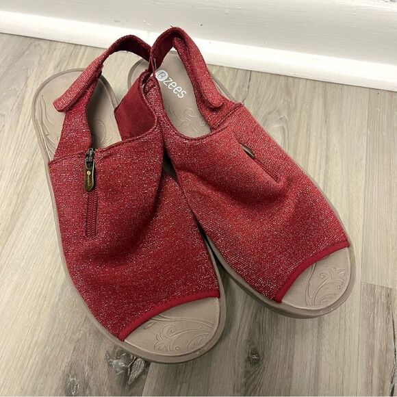 Bzees Sandals Women’s 10W Delicious Red and Tan Wedge Adjustable Strap - Picture 2 of 7